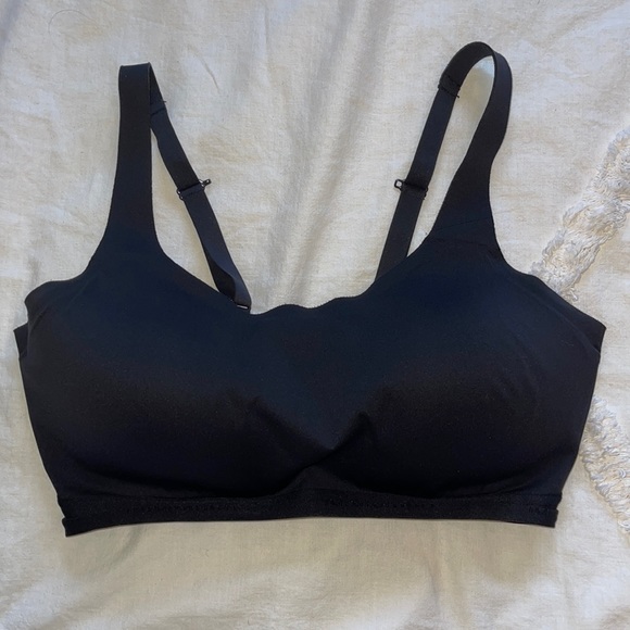 2/$40 Lululemon fine form bra 34D / 10 - Picture 4 of 7